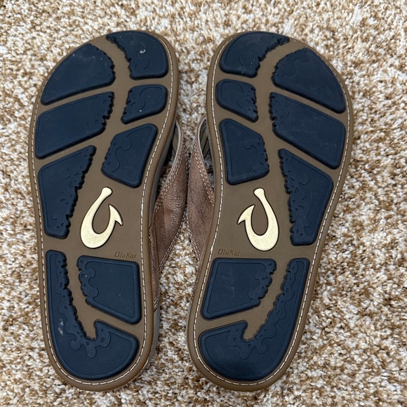 Brown OluKai Leather Flip Flops - Picture 2 of 2
